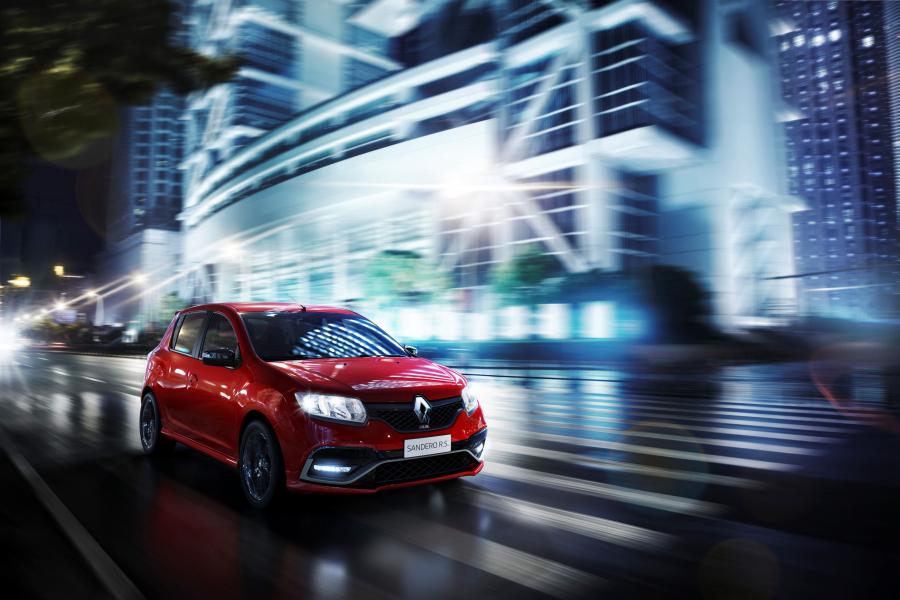  Renault Sandero R.S. 2015 года  (фото 5 из 11)